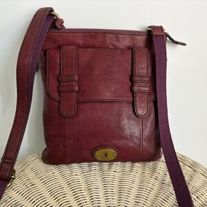 Women's Leather Crossbody Bag in Deep Burgundy. Vintage Fossil
